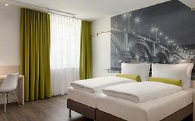 Super 8 by Wyndham Mainz Zollhafen